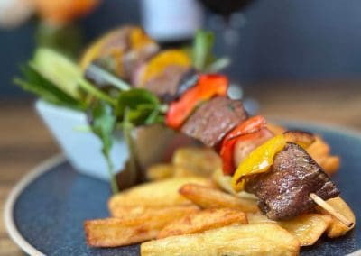 Meat skewer dish