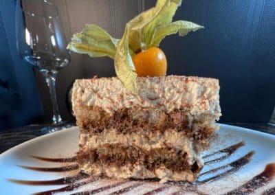 Dessert dish